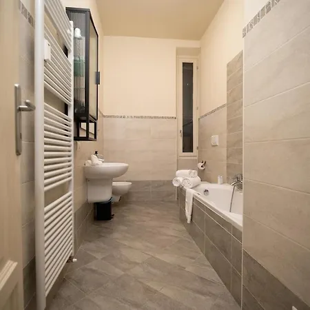 Apartmán 160mq 3br-2ba At 10m From Old Town By Kinguests